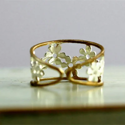 Exquisite Enamel Flower Ring Cute Daisy Flower Ring Ladies Jewelry Adjustable